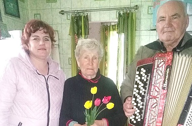Фото: Поздравлений много не бывает