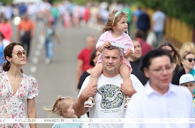 Фото: Увеличение пособий и усиление поддержки семей с детьми.  Лукашенко подписал закон