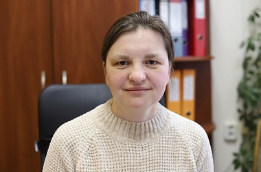Фото: Обсуждаем главные события недели с главным специалистом отдела экономики райисполкома Александрой Целюк 