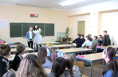 Фото: В рамках акции «Молодежь! Кликни ЗОЖ» фельдшер –валеолог УЗ «Свислочская ЦРБ» встретилась с учащимися 6 класса СШ №2