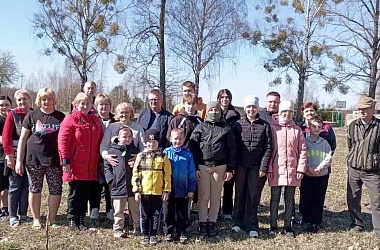 Фото: Сад Победы к 80-летию Великой Победызаложен в Добровольской средней школе