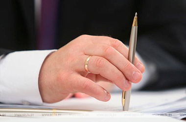Фото: Belarus, Russia sign agreements, contracts worth over $700m at Forum of Regions