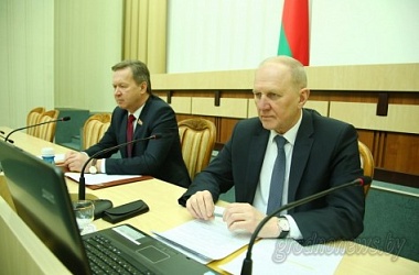 Фото: Приумножить достигнутое. На заседании сессии областного Совета депутатов рассмотрены итоги социально-экономического развития области в прошлом году и определены задачи на 2018 год