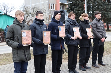 Фото: Митинг-реквием «Юность, обожженная войной», посвященный 36-й годовщине со дня вывода советских войск из Афганистана, состоялся в Свислочи