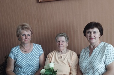 Фото: Поздравили с юбилеем отличника образования