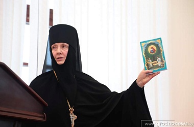 Фото: Игумения Гавриила: «Она написана сердцем». В Жировичах представили книгу о жизни Свято-Успенского Жировичского мужского монастыря (+видео)