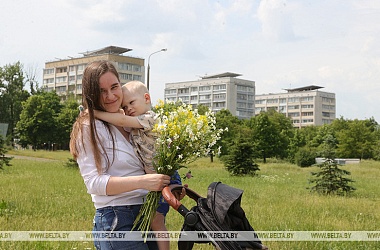Фото: Какие трудовые гарантии есть у женщин с детьми, рассказали в Минтруда