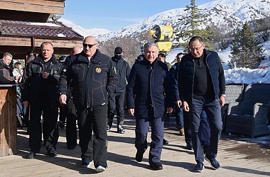 Фото: Александр Лукашенко и Шавкат Мирзиёев посетили горнолыжный комплекс под Ташкентом