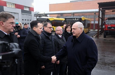 Фото: Александр Лукашенко сегодня посетил Минский автозавод