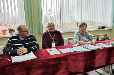 Фото: Люди выбирают свое будущее
