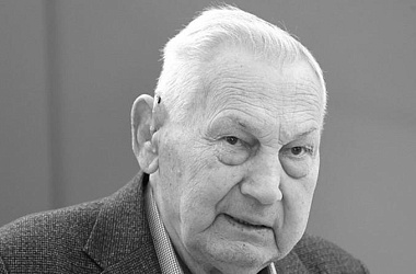 Фото: Александр Лукашенко направил соболезнование в связи со смертью легендарного борца и тренера Александра Медведя