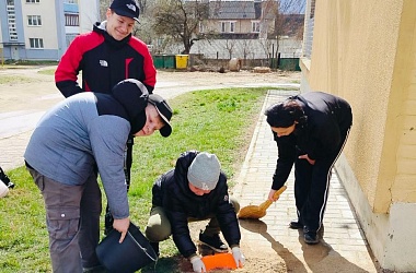 Фото: Берите пример! Жители Свислочи уже начали подготовку к субботнику