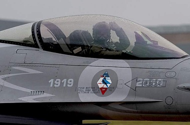 Фото: По дому в польском селе Вырики ударил истребитель F-16 ВВС Польши