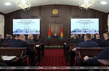 Фото: Александр Лукашенко: «Время почти военное, экономика стала реальным полем боя»
