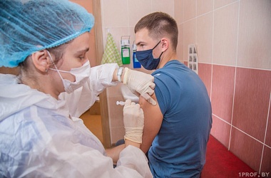 Фото: Вакцинацию от COVID-19 добавили в Перечень профилактических прививок по эпидемическим показаниям