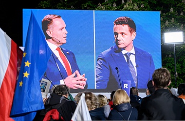 Фото: Дебаты под прицелом. Как Тшасковский и Навроцкий пытаются переманить избирателей перед вторым туром