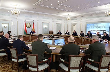 Фото: Александр Лукашенко: положения обновленной Конституции обеспечат развитие Беларуси в условиях вызовов и угроз