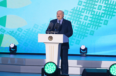 Фото: Почему Александр Лукашенко призывает покупать пустующие дома в деревнях