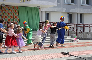 Фото: В Свислочи прошел праздник, посвященный Дню защиты детей (+ видео)