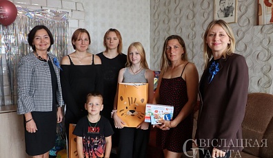 Фото: Традиция, укрепляющая нацию. Как белорусы помогают друг другу подготовить детей к школе?