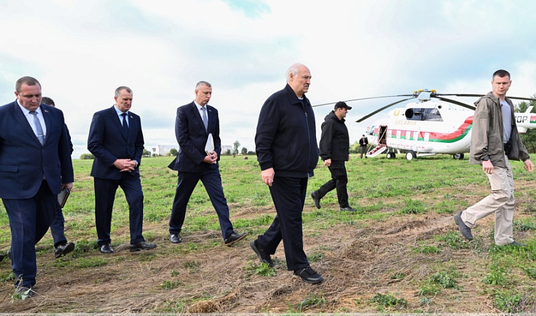 Фото: В графике Президента – сельхозтематика. Александр Лукашенко совершает рабочую поездку в Шкловский район