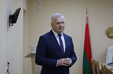Фото: Госслужащим торжественно вручили партийные билеты «Белой Руси»