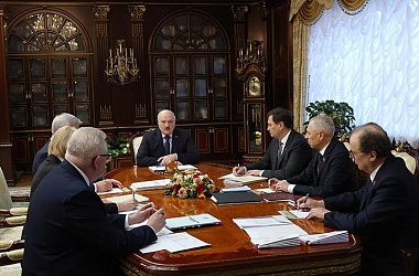 Фото: Александр Лукашенко поручил обеспечить поддержку в переходный для белорусского парламента период