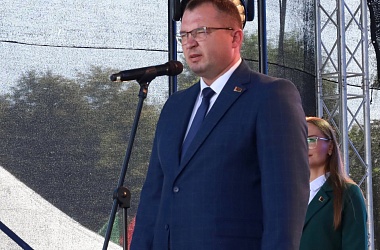 Фото: Андрей Грицкевич поздравил жителей и гостей Свислочи с открытием V каравай-феста «Бацькава булка»