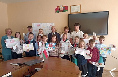 Фото: «День народного единства глазами детей»: в Порозовской школе подвели итоги конкурса рисунков
