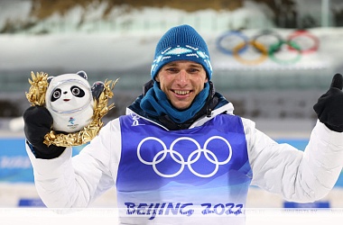 Фото: Anton Smolski wins 20km Individual silver at 2022 Beijing