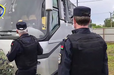 Фото: Белорусские следователи посетили место атаки автобуса в Брянской области