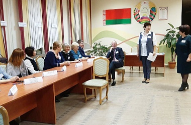 Фото: На Пролетарском избирательном участке для голосования № 50 в Свислочи праздничная обстановка (+видео)