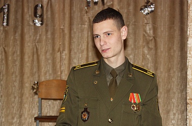 Фото: Мальчишки все еще  мечтают стать военными