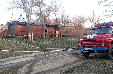 Фото: В деревне Дашковичи при пожаре погиб 27-летний мужчина