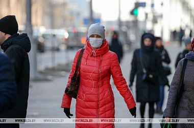 Фото: Minister: Belarusians will have enough masks, disinfectants