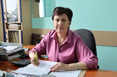 Фото: Планирует, анализирует, прогнозирует. Экономист Галина Болбат трудится в Свислочском РУП ЖКХ уже более 15 лет