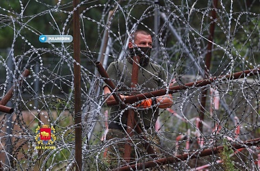 Фото: «Колючка» на железнодорожных путях на границе с Беларусью 